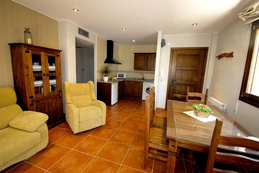 Apartamentos De Turismo Rural Las Eras Castelserás Exterior foto